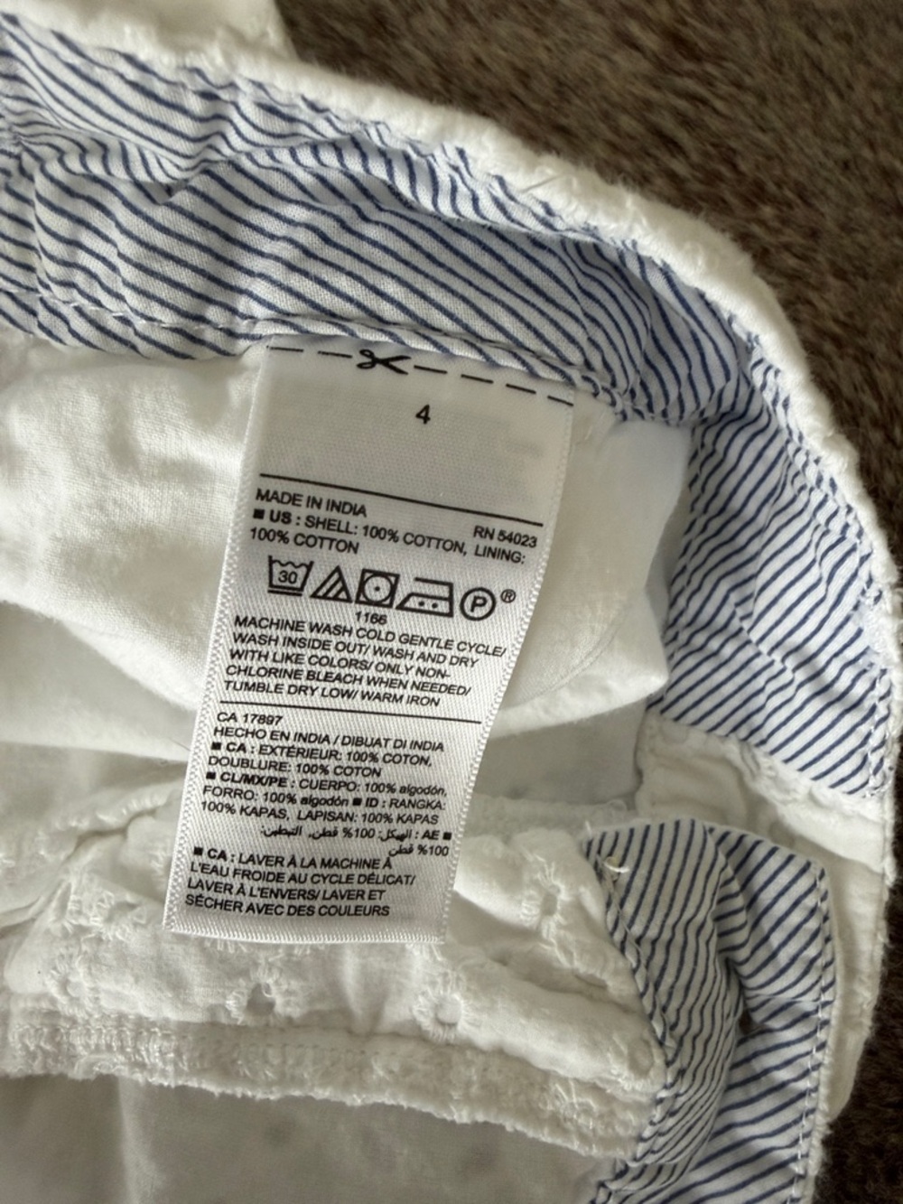 Old Navy White Eyelet High Waist Shorts 4 - Picture 10 of 11